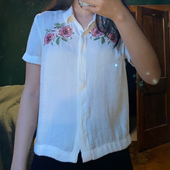 Kendall & Kylie Shirt - Picture 1 of 4